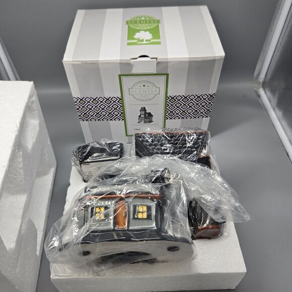 Scentsy Haunted House Element Warmer ~ 2015 ~ Retired - Picture 7 of 12